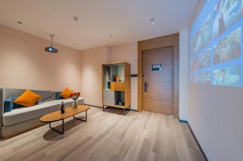 Binjiang Hotel | UrCove by HYATT Hangzhou Riverside CBD