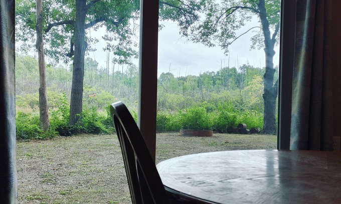 Drayton Plains Cottage | Peaceful Rustic Oasis - Private Cottage on 5 acres