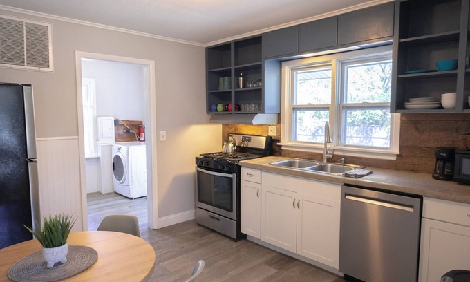 Harbert House | Charming 2-bdrm house with WiFi, outdoor living space , stunning nearby beaches