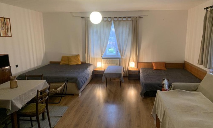 Mlynarovce House | Usadlosť pri lúke