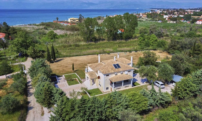 Acharavi House | Utopia Beachside Villa Corfu