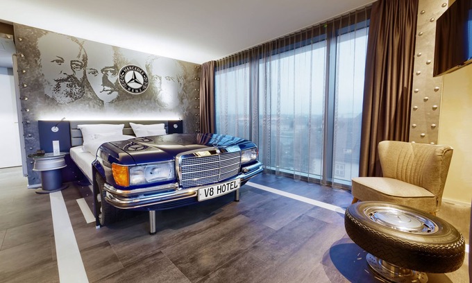 Boeblingen Hotel | V8 Hotel Motorworld Region Stuttgart, BW Premier Collection