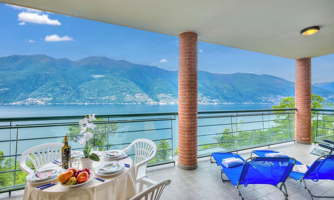 Tronzano Lago Maggiore Apartment | Va Pensiero sul lago Stunning View, Maccagno con Pino Tronzano, Italy