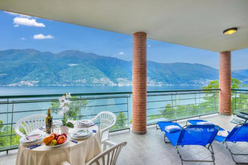 Tronzano Lago Maggiore Apartment | Va Pensiero sul lago Stunning View - Happy Rentals