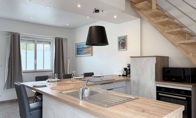 Tregastel House | Vacances à quelques pas de la mer et des commerces