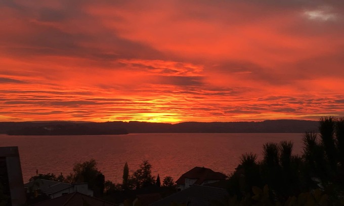 Unteruhldingen Apartment | Vacation apartment in a prime residential location with a fantastic view of the island of Mainau