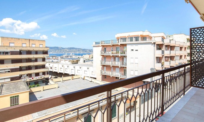 Villa San Giovanni Apartment | Vacation apartment in Villa San Giovanni, just 10 km from Messina and 15 km from Reggio Calabria.