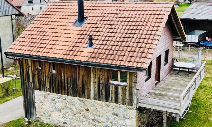 Dompierre House | Vacation cottage in a quiet country setting. Meet alpacas.