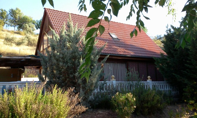 Moclin House | Vacation COTTAGE in plain Nature