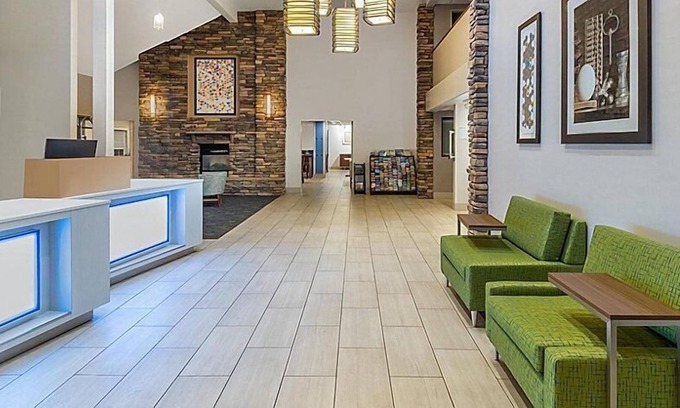 Wheat Ridge House | Vacation Day Is Always A Great Idea! 2 Classy Units, Onsite, Free Parking