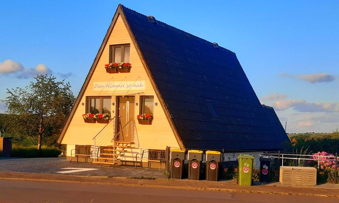 Heidberg House | Vacation home 'So close to heaven' with 5 bedrooms, 2 bathrooms, 3x WC, garden