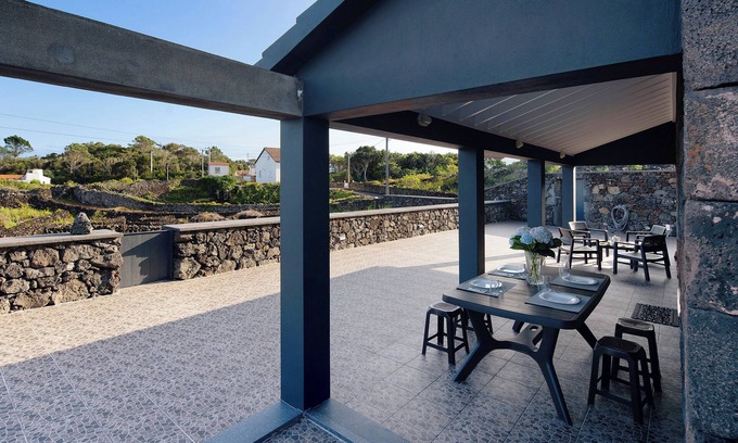 Lajes do Pico House | Vacation Home "Adega Do Portinho Velho" with Balcony & Wi-Fi
