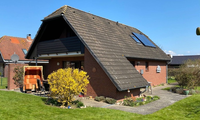 Friedrichskoog-Spitze House | Vacation home Britschock with fenced garden and sauna - Holiday home Britschock