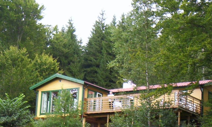 Arkelstorp Ski Chalet | Vacation home by the lake Lerjevallssjön