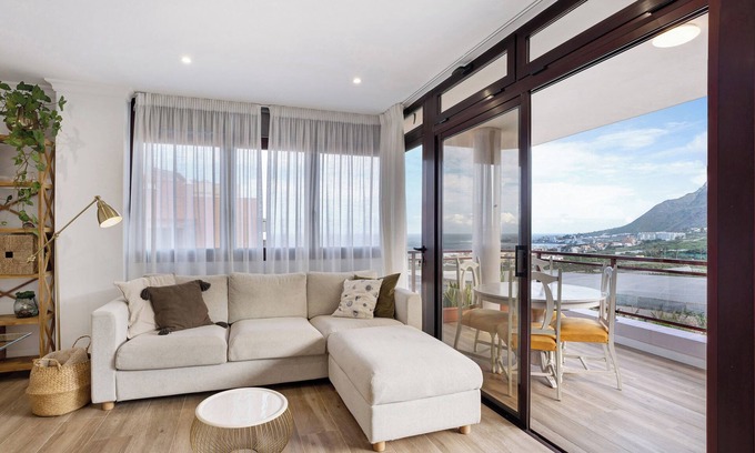 Bajamar House | Vacation Home 'Casa Vista Faro' with Sea View, Private Terrace and Wi-Fi