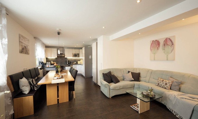 Schienen House | Vacation Home “Hulda” Near Lake Constance with Wi-Fi, Balcony, Terrace & Garden