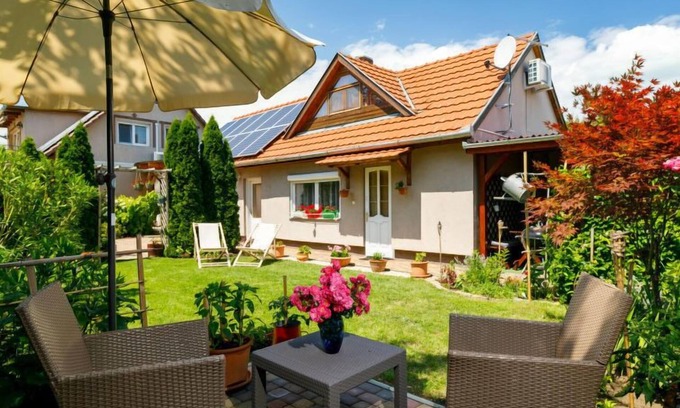 Balatonszemes House | Vacation home Duetto by Interhome