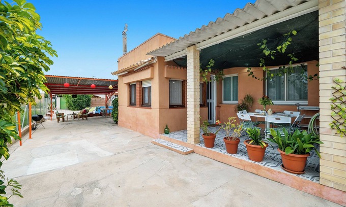 Deltebre House | Vacation Home "Ebre Home" with Private Mini Pool, 3 Private Terraces & Wi-Fi