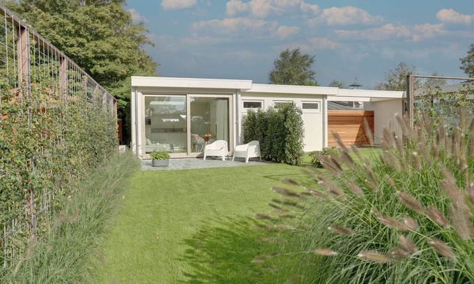 Oostkapelle House | Vacation home for 2 pers. 500 m from the beach