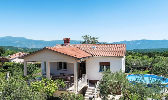 Pican House | Vacation home Laura by Interhome