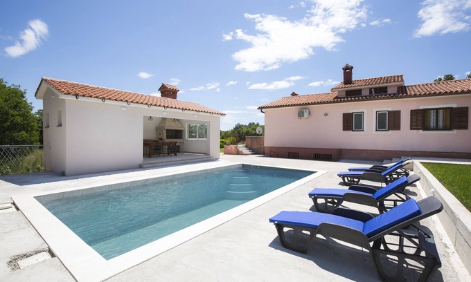 Marceljani House | Vacation home Laura with pool, quiet location, family-friendly.