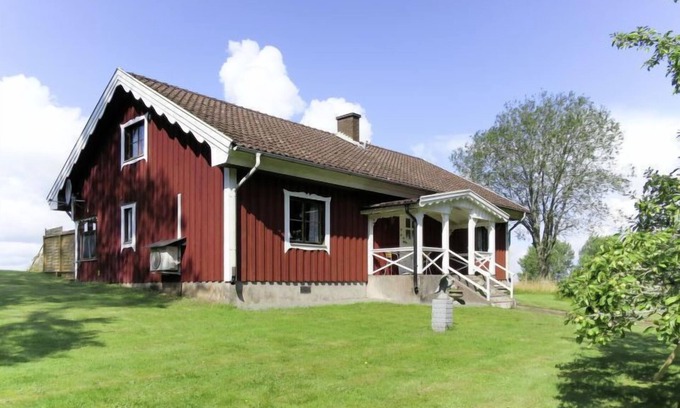 Tibro House | Vacation home Lunnekullens gård (VGT123) in Fagersanna - 6 persons, 2 bedrooms