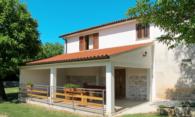 Heki House | Vacation home Narcis by Interhome