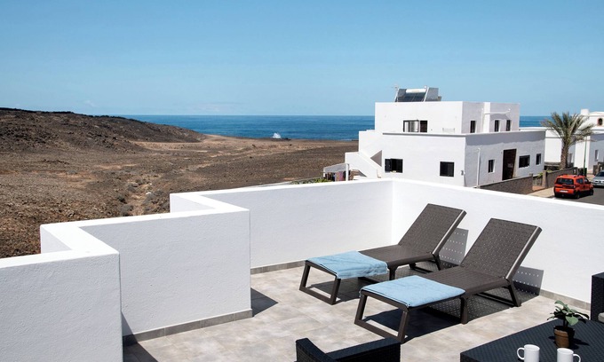 La Santa House | Vacation Home 'Neptuno' with Sea View, Wi-Fi and Air Conditioning