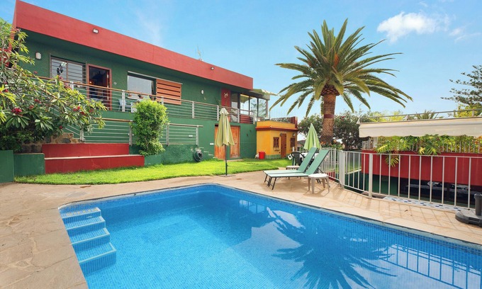 Barranco Hondo House | Vacation Home "Villa Palmeras, un Remanso de Paz" with Sea View, Private Pool & Wi-Fi