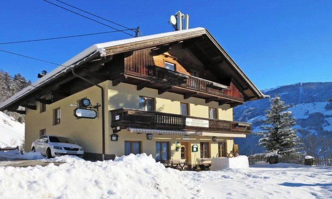 Zellberg House | Vacation home Zur schönsten Aussicht (ZAZ420) in Zell am Ziller - 24 persons, 8 bedrooms