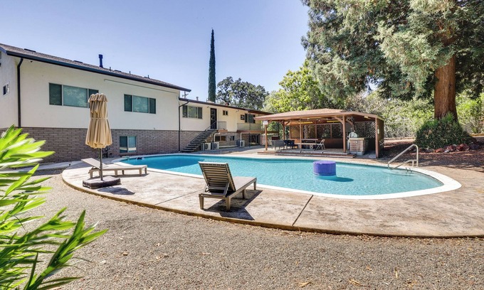 Clear Lake House | Vacation Rental 2 Mi to Clearlake Oaks Boat Launch