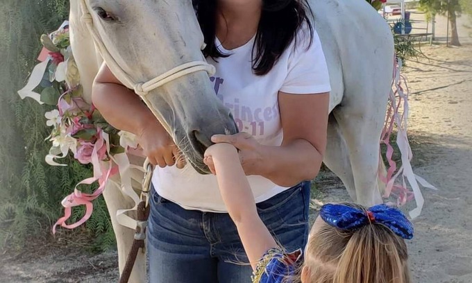 Inyokern House | Vacation with the Horses in our Ranch House! Right off Hwy 395