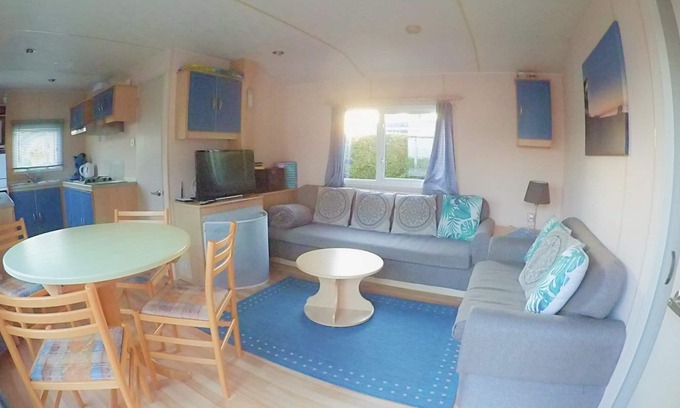 Scharendijke Ski Chalet | Vacations in Holland: Mobile Home Campsite "De Strandloper" in Scharendijke