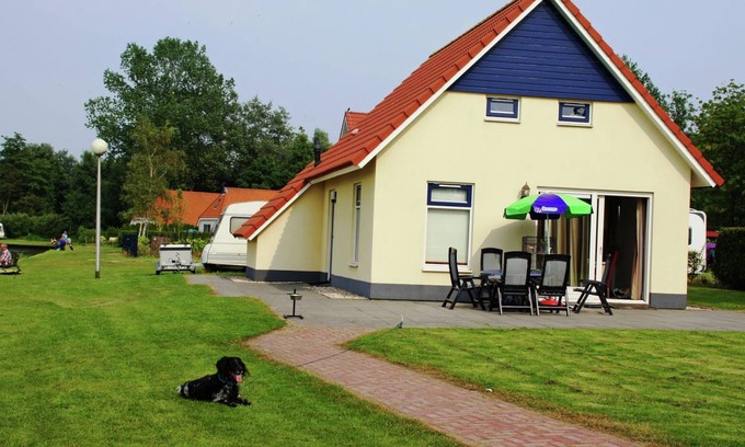 Suameer House | Vakantiepark Bergumermeer 10