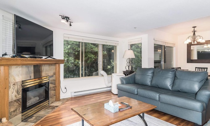Whistler Cay Heights House | Valhalla, 2 bedroom, sleeps 6, Air Conditioning, Amazing mountain views just steps from the action