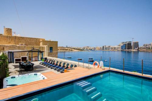 Valletta Villa | Valletta Waterfront Villa with Pool and Jacuzzi