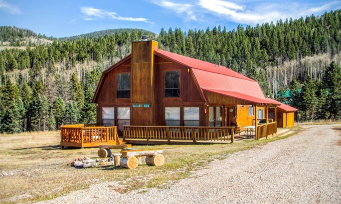 Red River Cabin | Valley View in the Upper Valley
