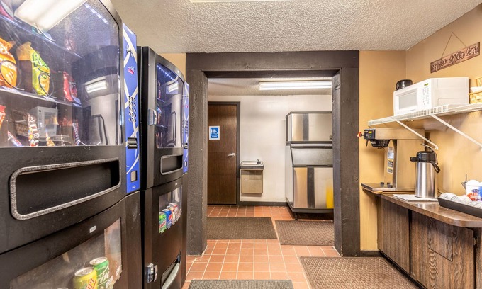 Kenosha Hotel | Value Inn Kenosha I-94 - Exit 344