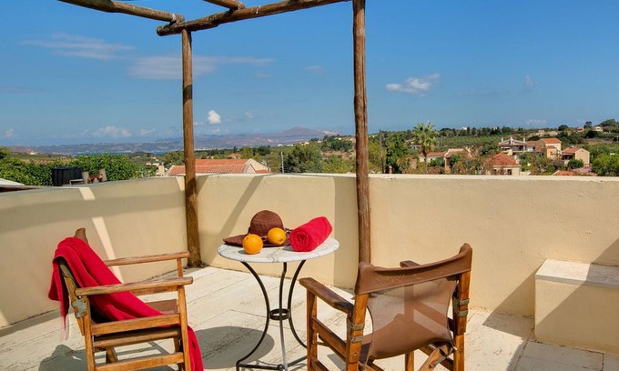 Vamos Villa | Vamos Villa, Sleeps 2 with Pool, Air Con and WiFi