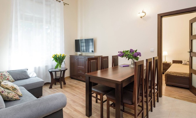 Piasek Połnoc Apartment | Vanilla 6, 2bdr 2 bth apartment 5min from Krakow's Main Square