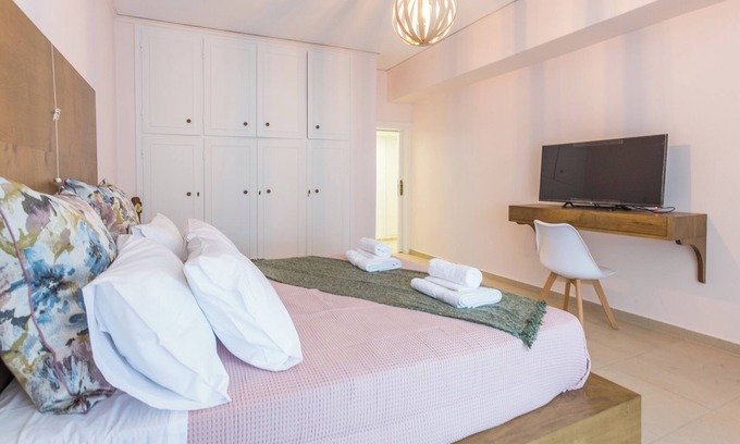 Varkiza Apartment | Varkiza Blue - 2bd apartment next to the beach