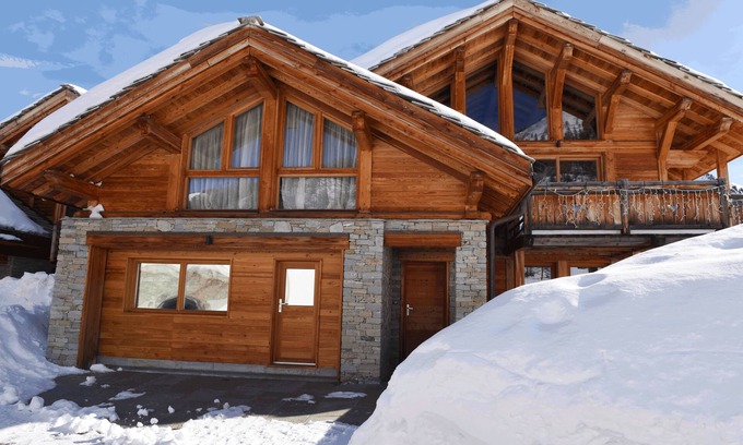 Vars Ski Chalet | Vars Les Claux Luxury chalet at the foot of the slopes hammam jacuzzi 12 beds