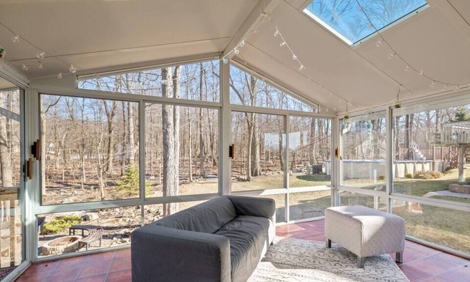 Monroe House | Vast and Stunning 5BR House w Pool