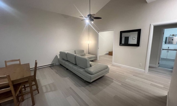 Loretteville Apartment | Vaste 3.5, haut plafond rénové !