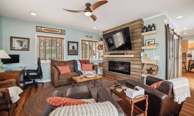 Curtis Township House | Vaughn Lake Escape:Endless Days on the Water – Swim, Boat & Relax!