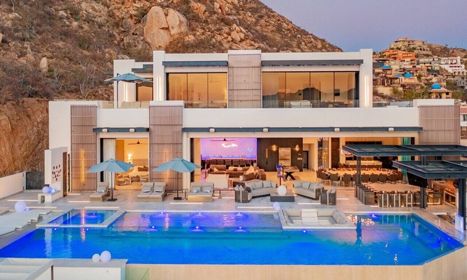 Pedregal Villa | Vegas Dave II Villa Ultra Luxury with Staff