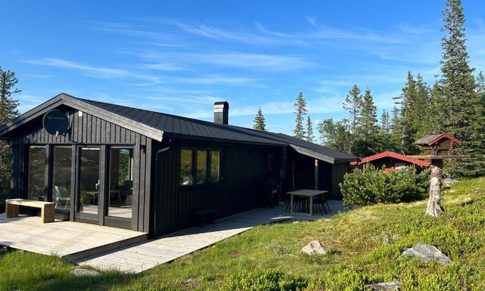 Rollag House | Vegglihytta - cabin with a tranquil location