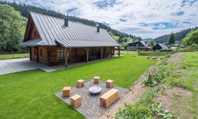Velke Karlovice Villa | Velké Karlovice MKR545