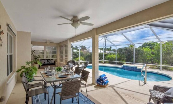 Florida Ridge House | Vero Beach 4/2 Home with Enclosed Heated Saltwater Pool