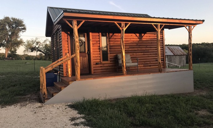 Hamilton Cabin | Vertical gate cruise 4